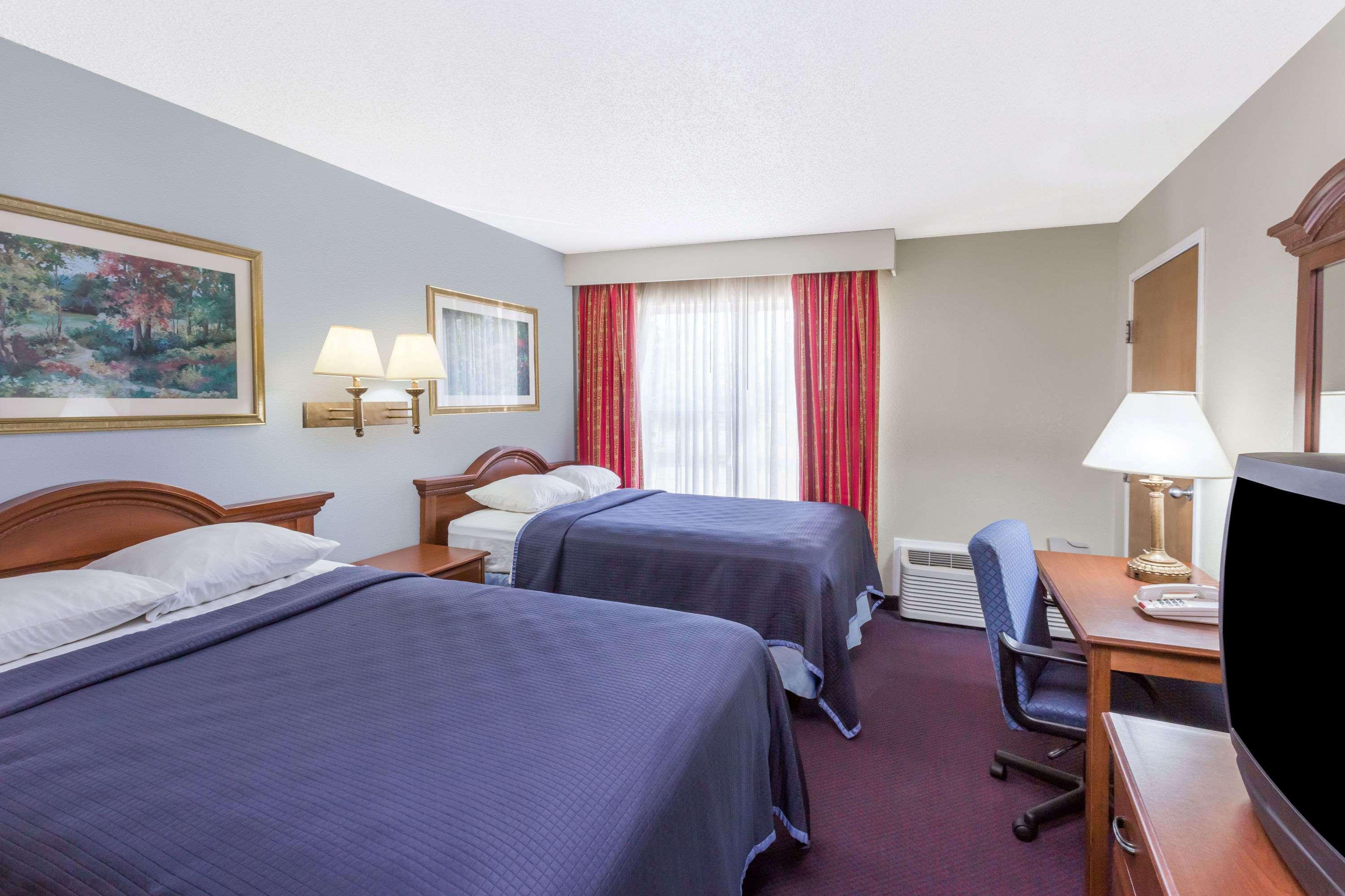 Baymont By Wyndham Lake Park Valdosta I75 Extérieur photo