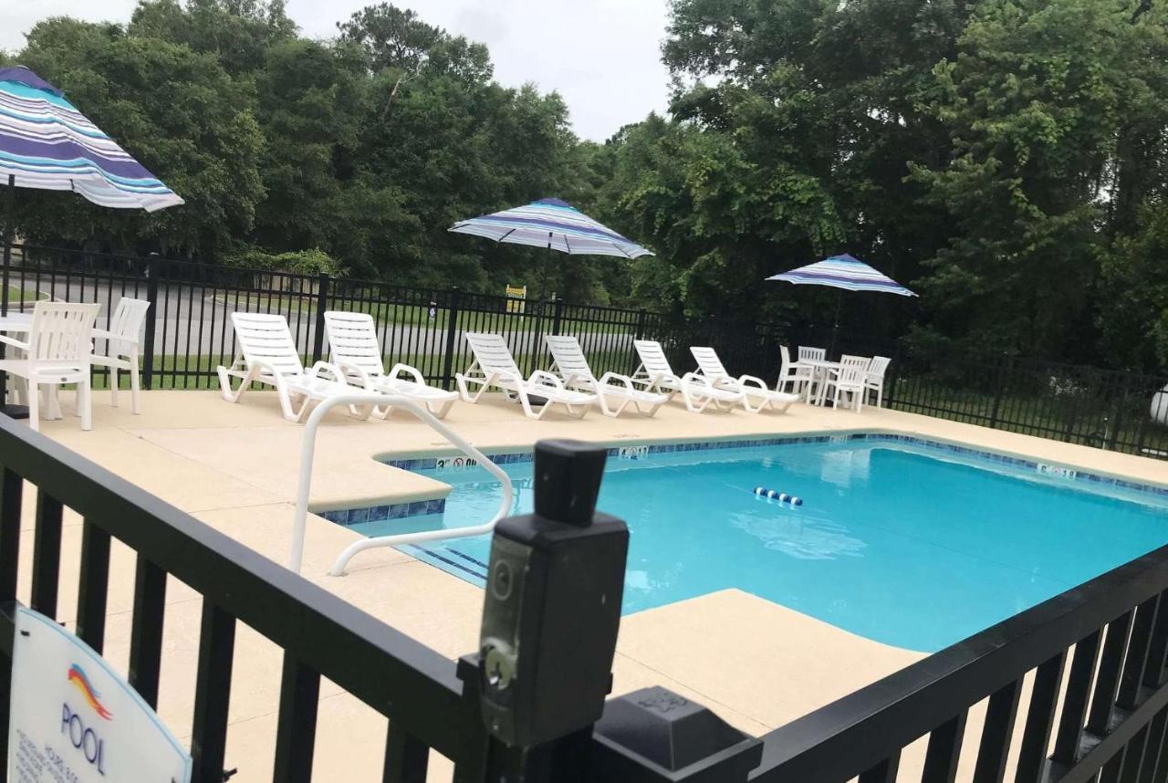 Baymont By Wyndham Lake Park Valdosta I75 Extérieur photo